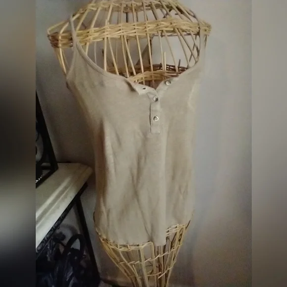 Zara Basic Tan T-Shirt Lightweight - Picture 3 of 12